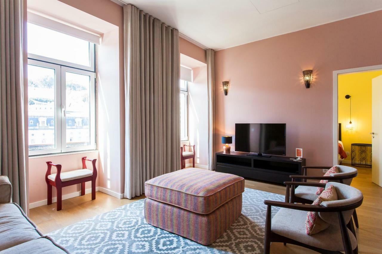 Joivy Sublime 2Br Apt On Restauradores Square Nearby Rossio Station Lisbon Luaran gambar